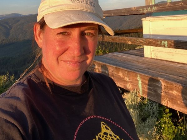 Artist Sarah F Burns at Acorn Woman Lookout